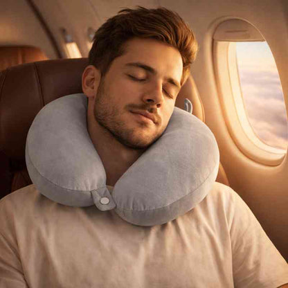Utilisation du Coussin Avion Nuque gris