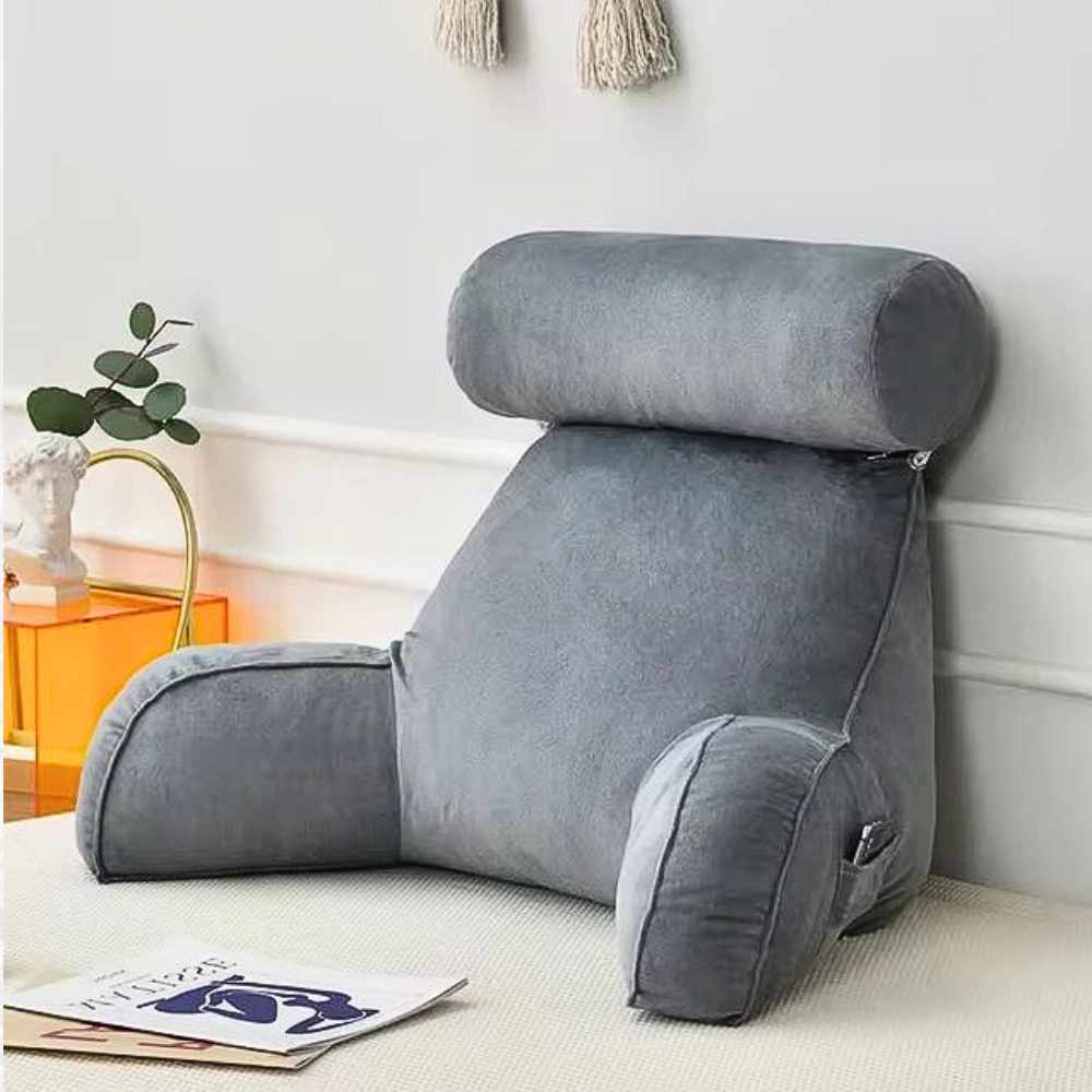 Coussin de Lecture à Accoudoirs Gris  dans un salon