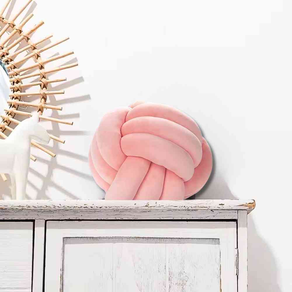 Décoration dans une chambre avec le Coussin Noeud​ Rose