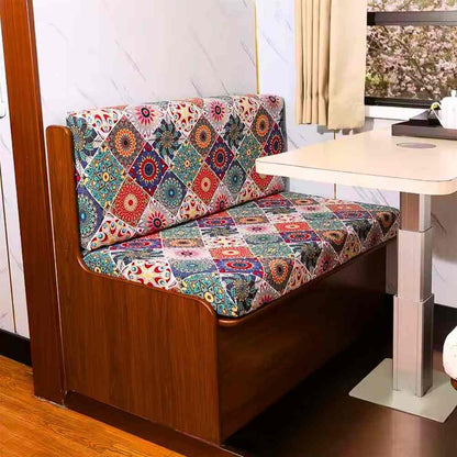 Housse Banquette Camping Car Ethnique​ sur un banc